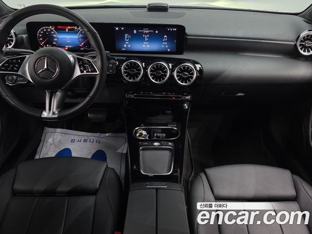 Mercedes-Benz A-Class 2024 — фото 10