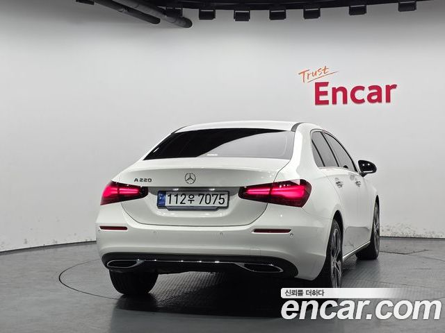 Mercedes-Benz A-Class 2024 — фото 4
