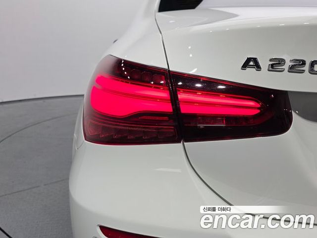Mercedes-Benz A-Class 2024 — фото 9