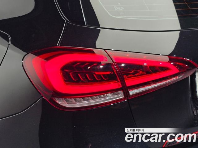 Mercedes-Benz A-Class 2023 — фото 9