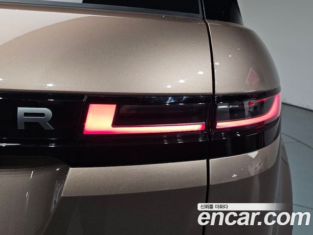 Land Rover Range Rover Evoque 2025 — фото 9