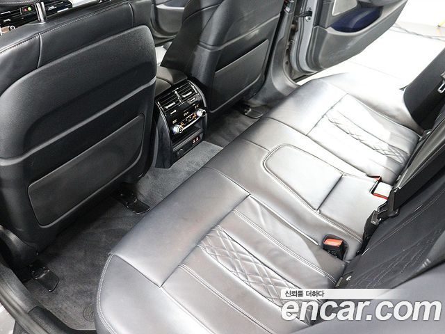 BMW 5 Series 2022 — фото 10
