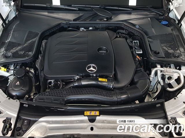 Mercedes-Benz C-Class 2023 — фото 6