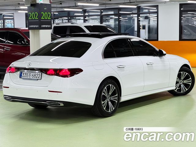 Mercedes-Benz E-Class 2025 — фото 2