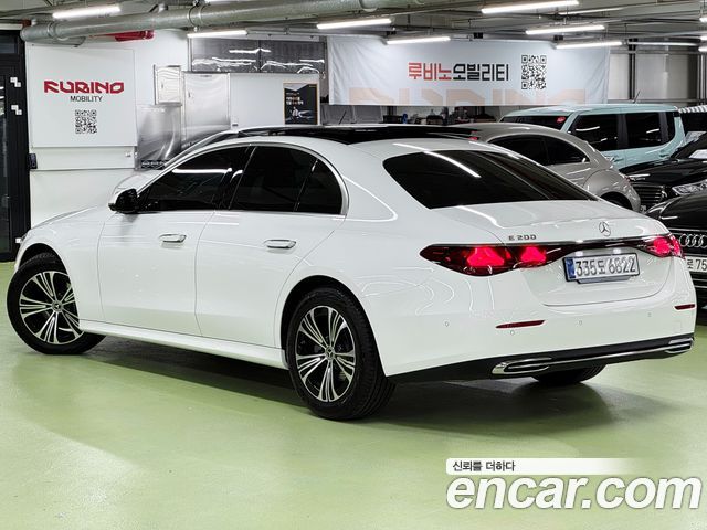 Mercedes-Benz E-Class 2025 — фото 3