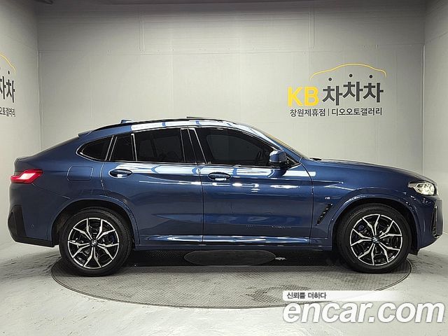 BMW X4 2022 — фото 7