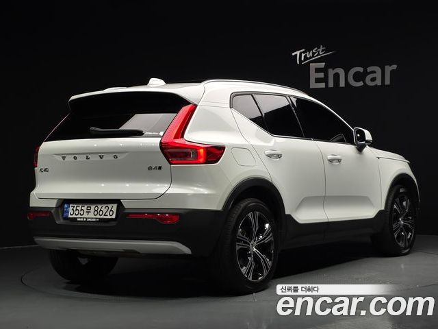 Volvo XC40 2022 — фото 2