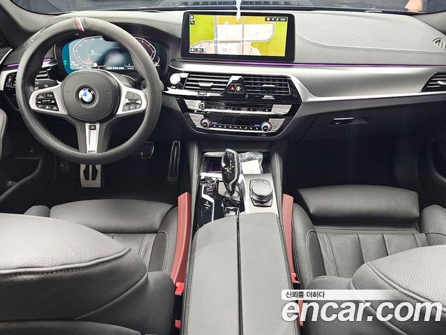 BMW 5 Series 2023 — фото 10