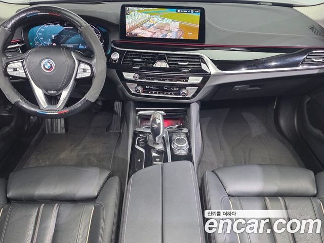 BMW 5 Series 2022 — фото 10