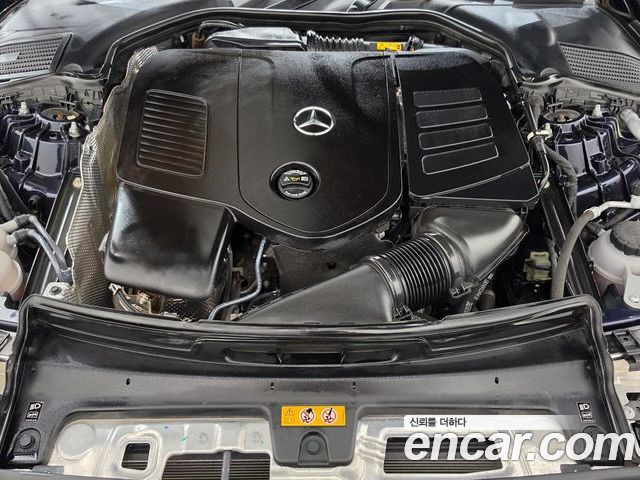 Mercedes-Benz C-Class 2023 — фото 6