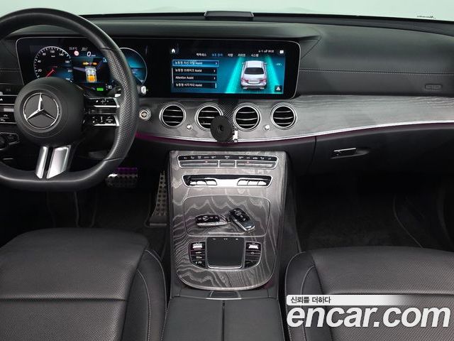 Mercedes-Benz E-Class 2022 — фото 10