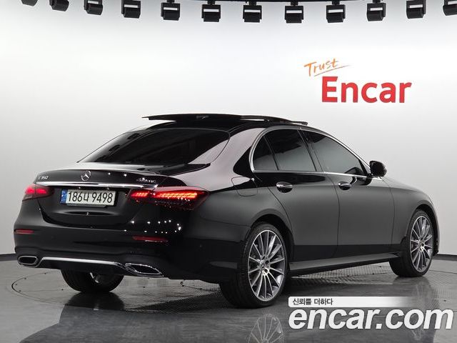 Mercedes-Benz E-Class 2022 — фото 2