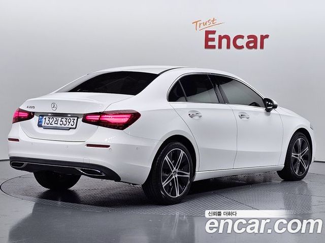 Mercedes-Benz A-Class 2024 — фото 2
