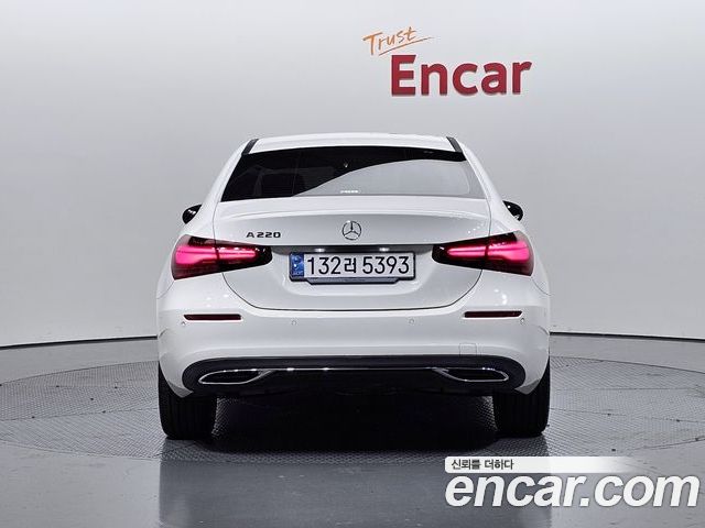 Mercedes-Benz A-Class 2024 — фото 4