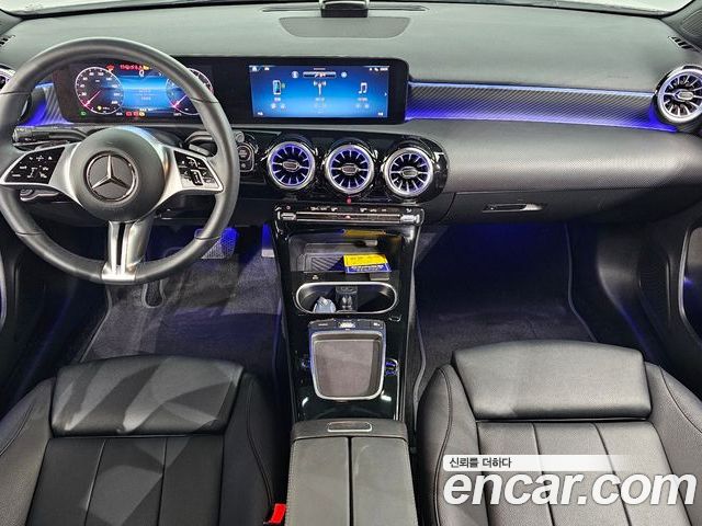 Mercedes-Benz A-Class 2024 — фото 7