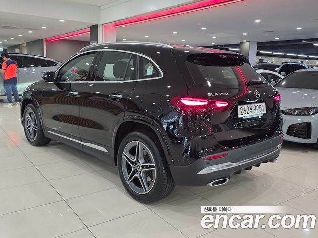 Mercedes-Benz GLA 2025 — фото 2