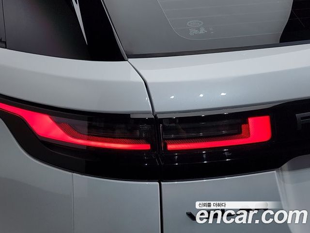 Land Rover Range Rover Velar 2025 — фото 9