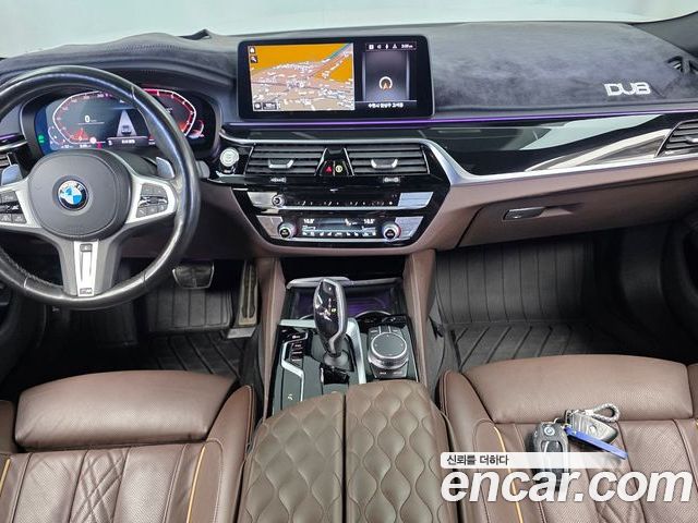 BMW 5 Series 2022 — фото 10