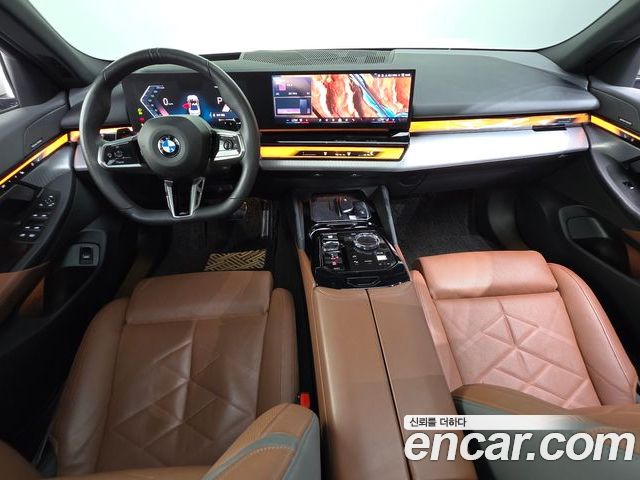 BMW 5 Series 2025 — фото 10
