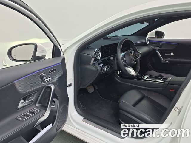 Mercedes-Benz A-Class 2024 — фото 10