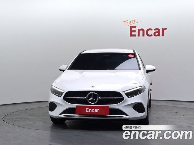 Mercedes-Benz A-Class 2024 — фото 3