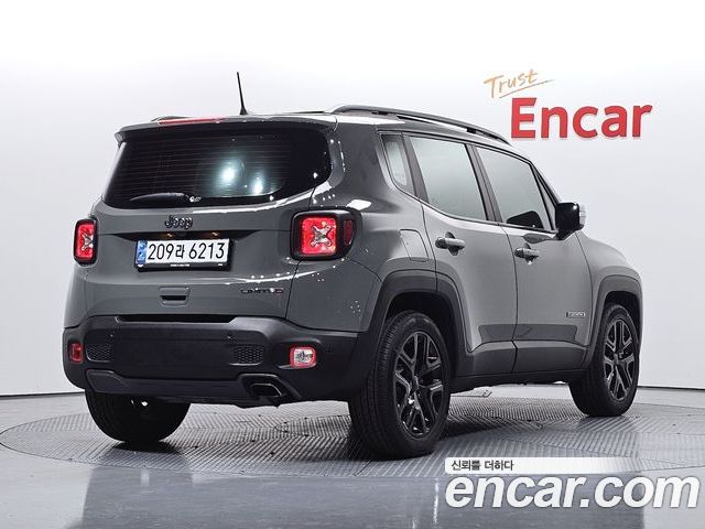 Jeep Renegade 2022 — фото 2