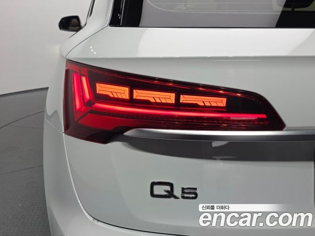 Audi Q5 2023 — фото 9