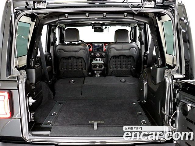 Jeep Wrangler 2022 — фото 10