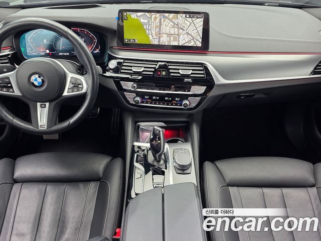 BMW 5 Series 2023 — фото 10