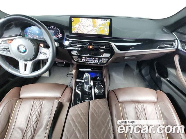 BMW 5 Series 2022 — фото 10