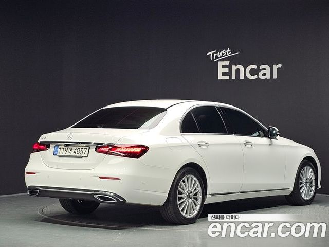 Mercedes-Benz E-Class 2022 — фото 2