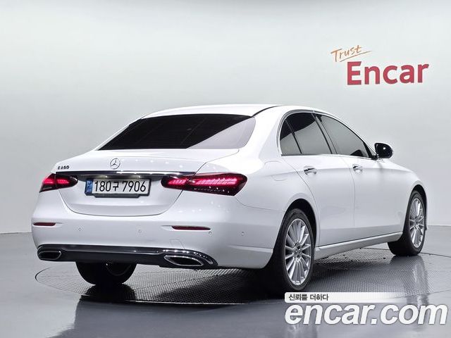 Mercedes-Benz E-Class 2022 — фото 2