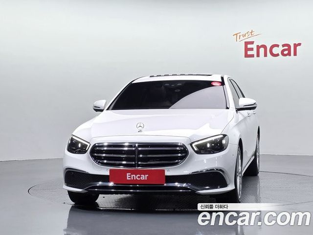 Mercedes-Benz E-Class 2022 — фото 3