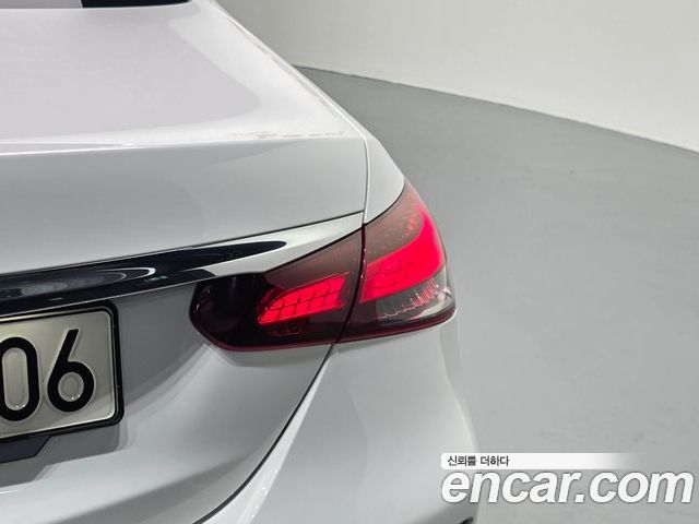 Mercedes-Benz E-Class 2022 — фото 9