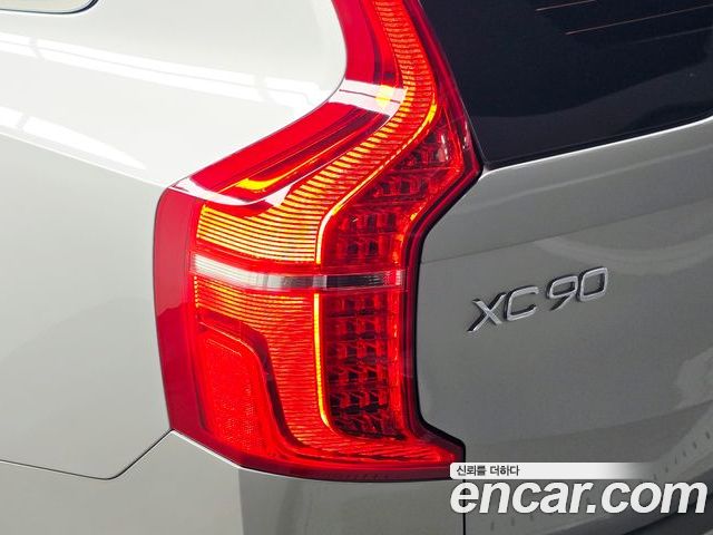 Volvo XC90 2024 — фото 9