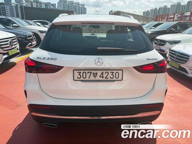 Mercedes-Benz GLA 2025 — фото 3