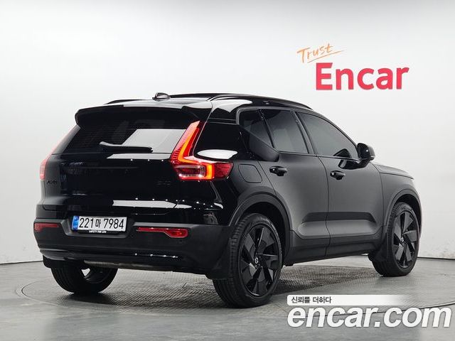 Volvo XC40 2025 — фото 2