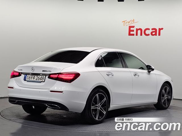 Mercedes-Benz A-Class 2024 — фото 2