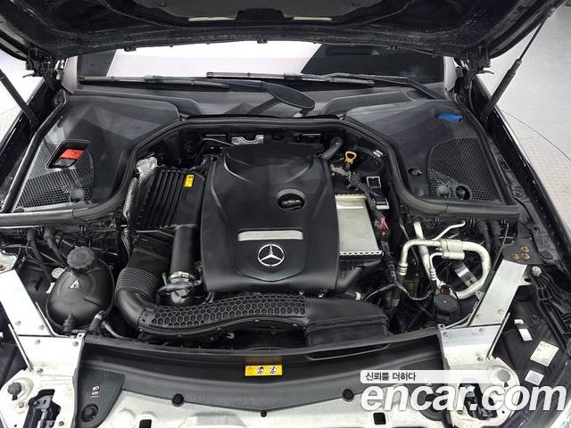 Mercedes-Benz E-Class 2023 — фото 6