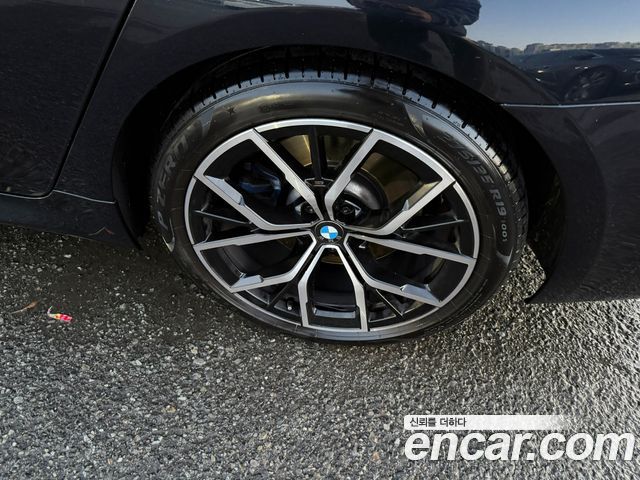 BMW 5 Series 2022 — фото 10