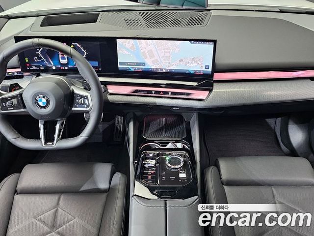 BMW 5 Series 2025 — фото 10