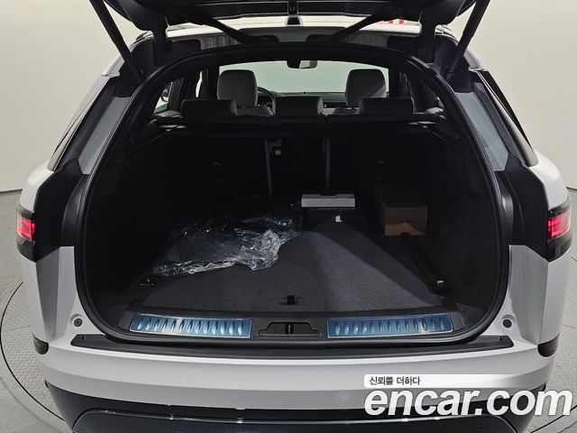 Land Rover Range Rover Velar 2026 — фото 10