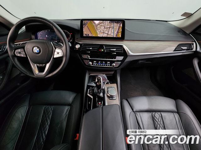 BMW 5 Series 2022 — фото 10