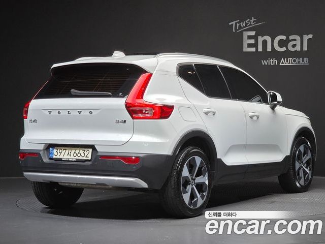 Volvo XC40 2024 — фото 2
