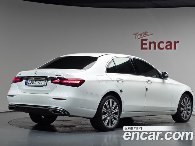 Mercedes-Benz E-Class 2023 — фото 2