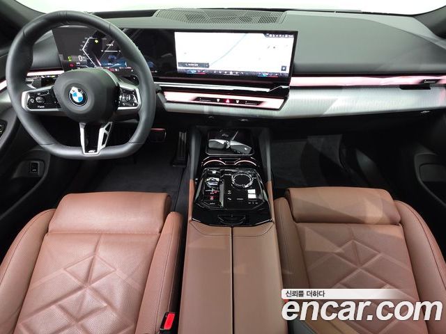 BMW 5 Series 2025 — фото 10