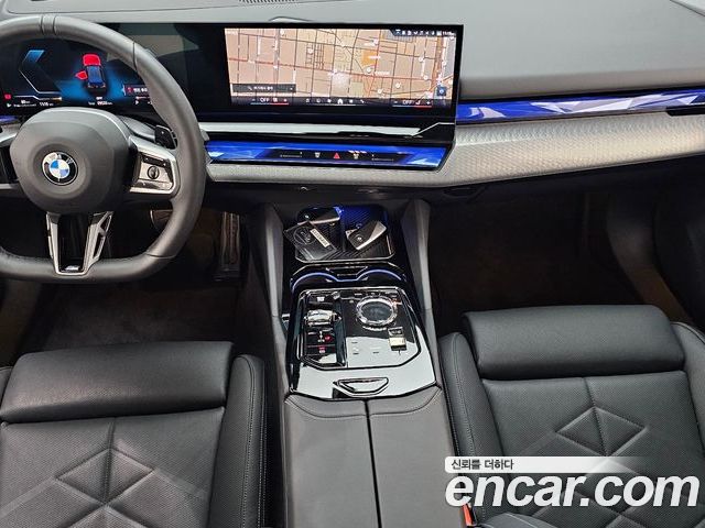 BMW 5 Series 2025 — фото 10