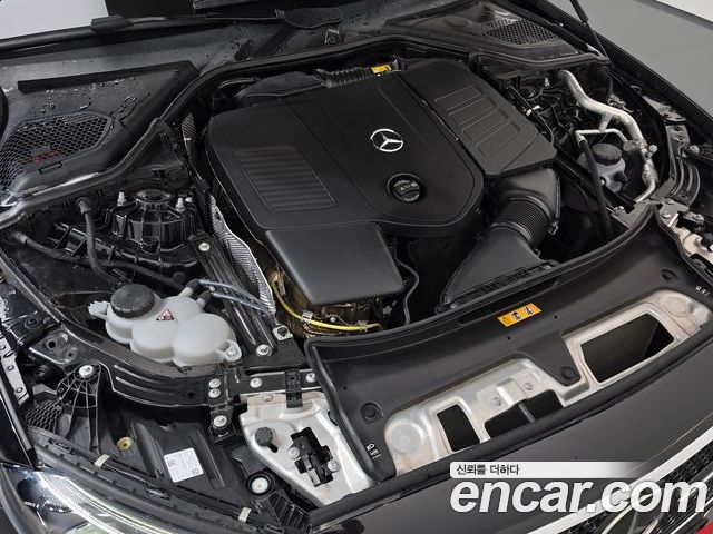 Mercedes-Benz E-Class 2025 — фото 6