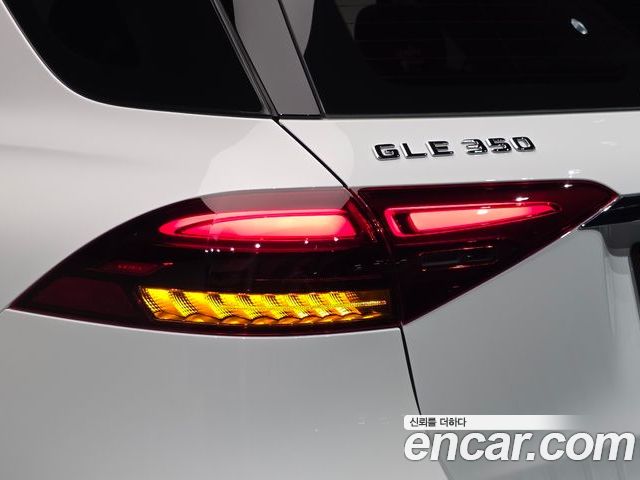 Mercedes-Benz GLE 2025 — фото 9