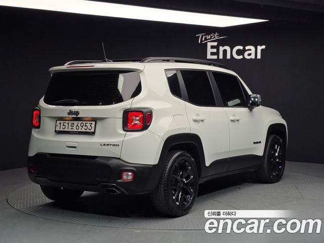 Jeep Renegade 2022 — фото 2